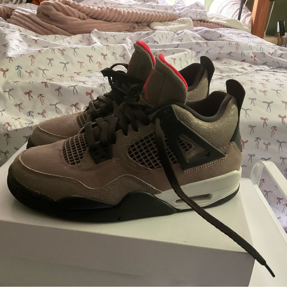 Jordan 4 Taupe Haze